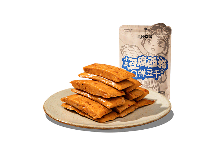 THREE SQUIRRELS CHEWY DRIED BEAN CURD SWEET & SPICY 100G